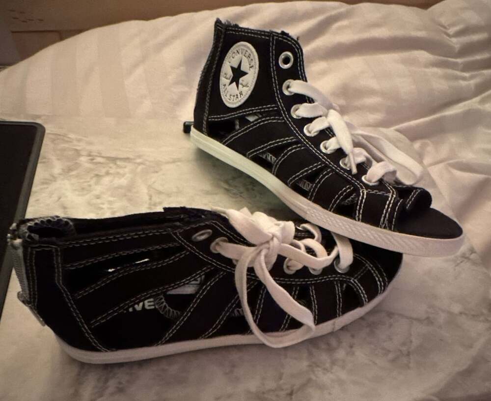 Converse Chuck Taylor Cutaway EVO Size 7 Black Open Toe Gladiator Sandals with z